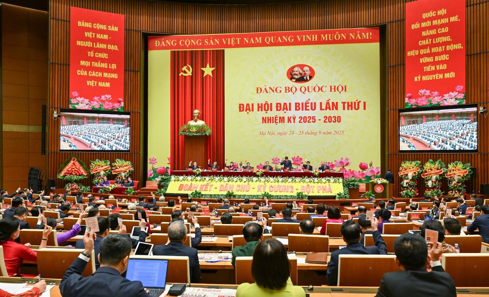 Đảng Cộng sản Việt Nam bốn mươi năm trước – Đại hội VI (1986) – và hiện nay – Đại hội XIV (2026): Tương đồng, dị biệt và những dòng ngầm lịch sử không đổi